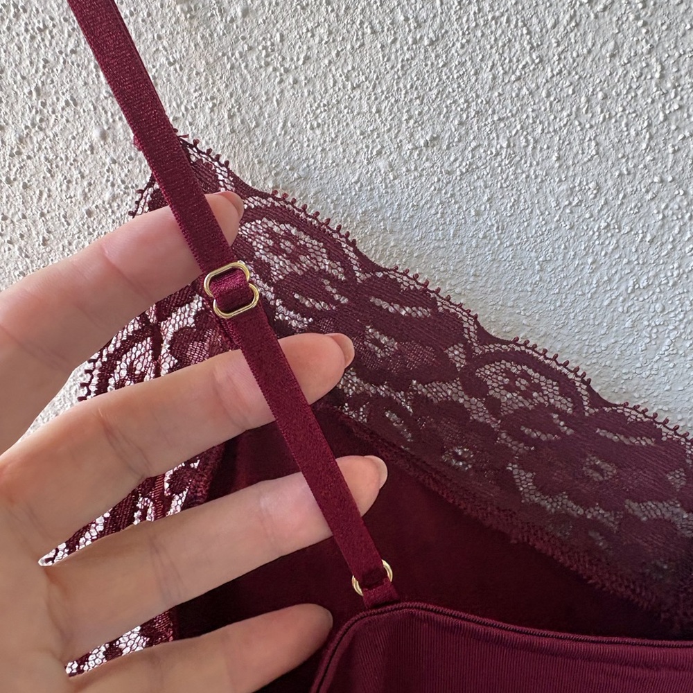 White House Black Market Large Burgundy Lace Trim Camisole Adjustable Straps NWT - Picture 8 of 12